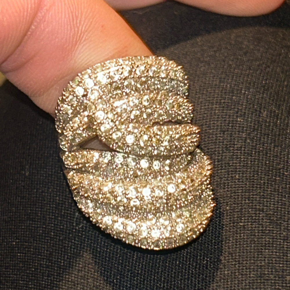 Sizes 7 8& 9 lol sterlingg silver diamond chips